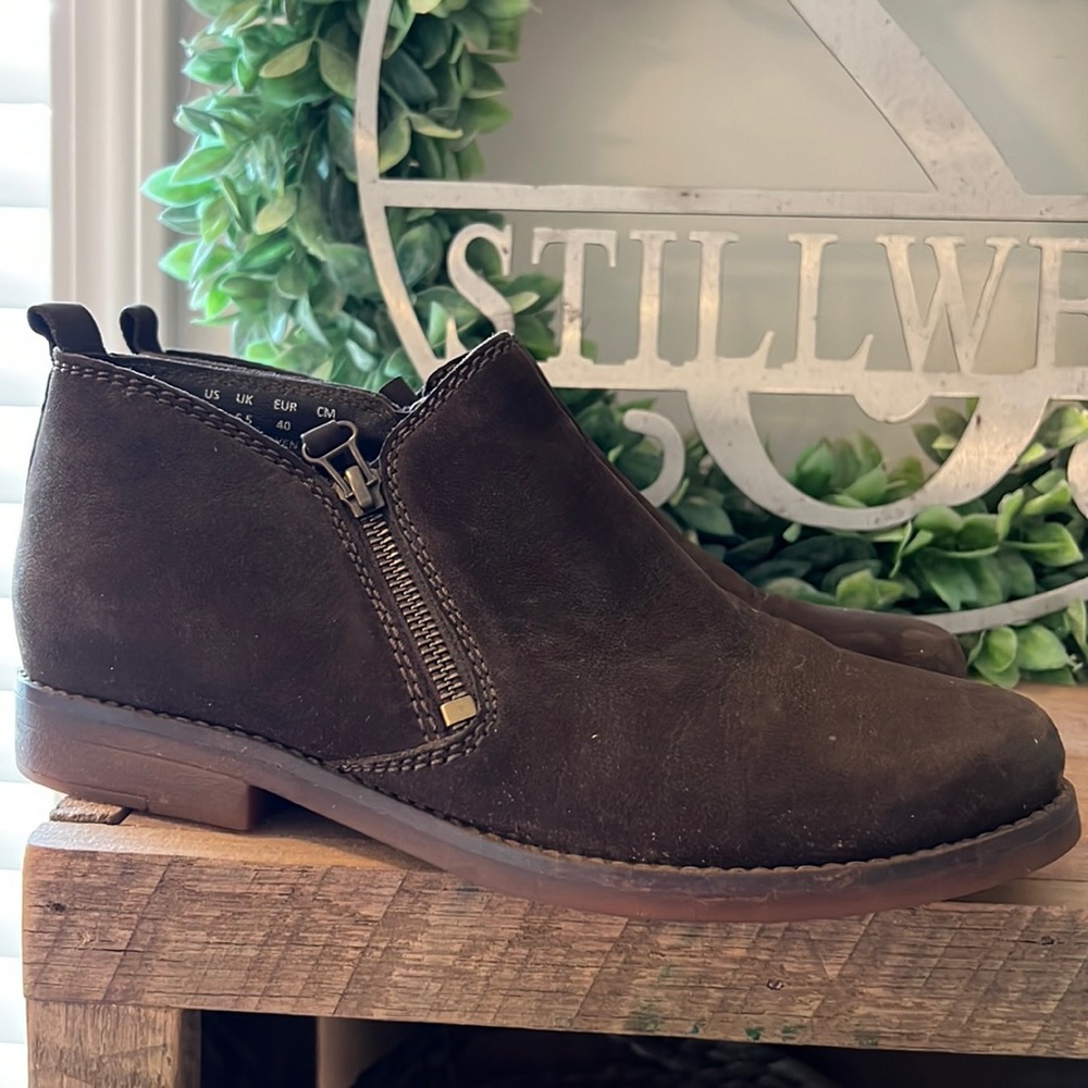 Hush puppies ladies ankle boots 8.5